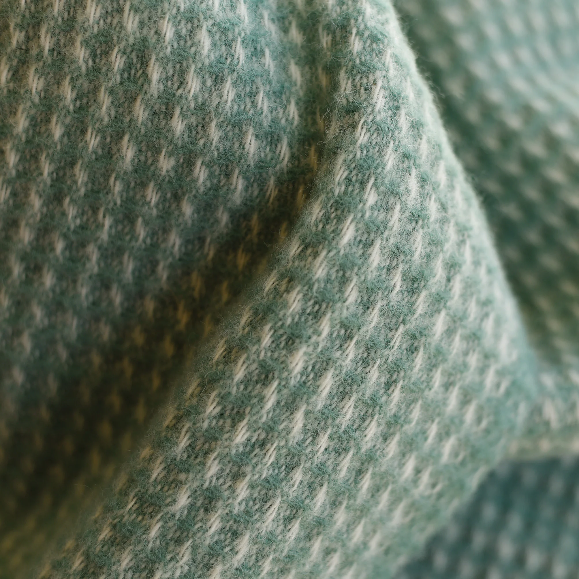 Honeycomb Lambswool Throw - Image 2