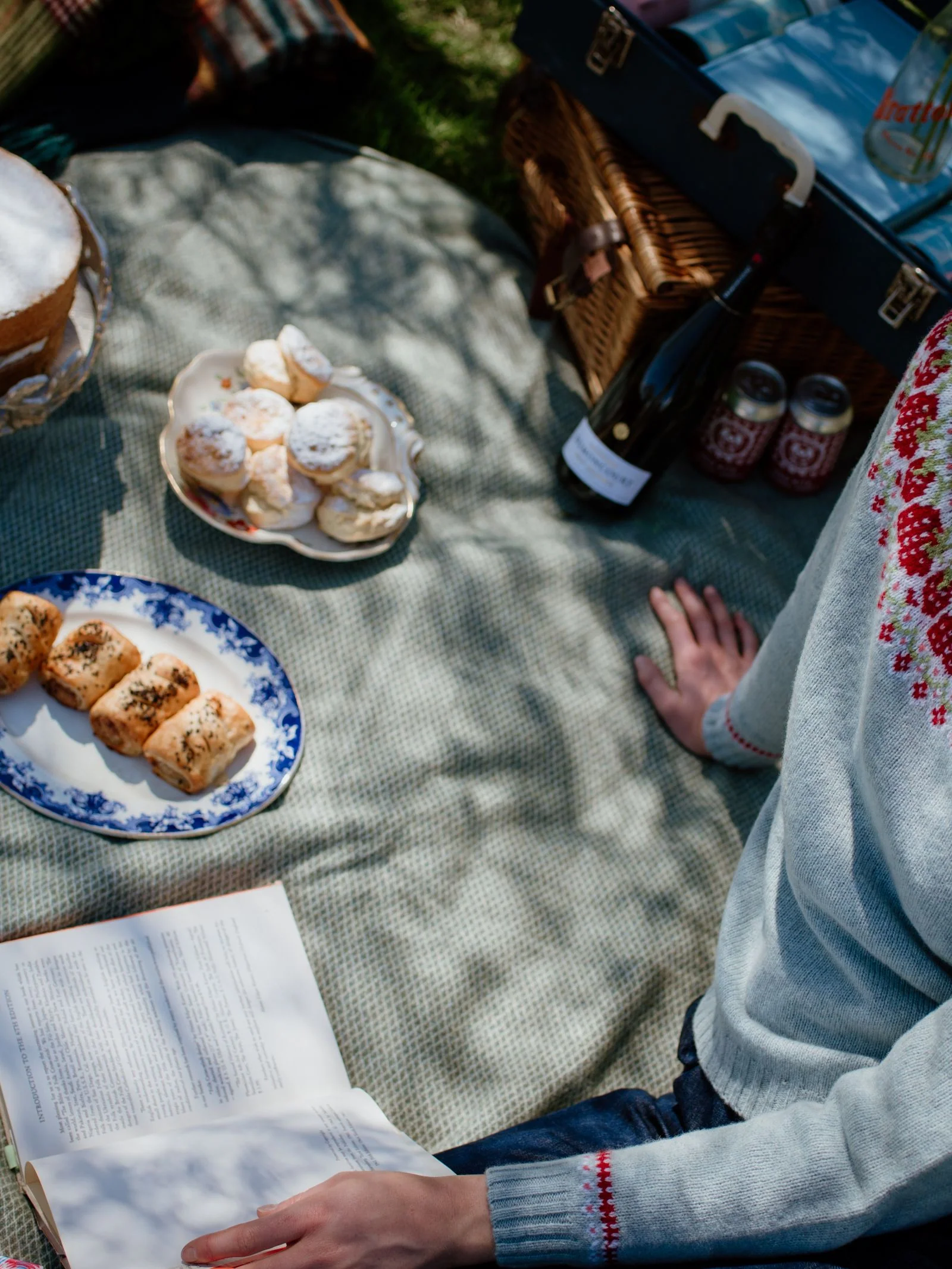 Waterproof Picnic Blanket - Image 3